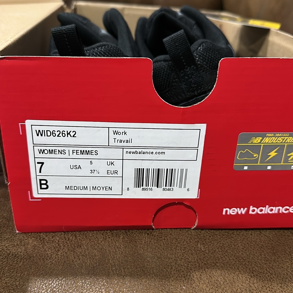 New Balance Women’s Black sneakers size 7. New with tags. - Picture 5 of 5
